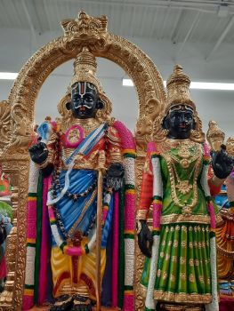 Srinivasan Mahalakshmi Idol